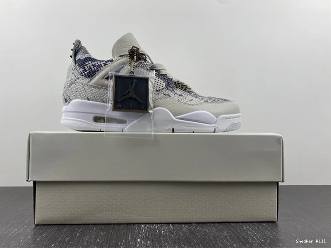 829 2071 StreetReady 813191- Jordan 4 Retro 0612